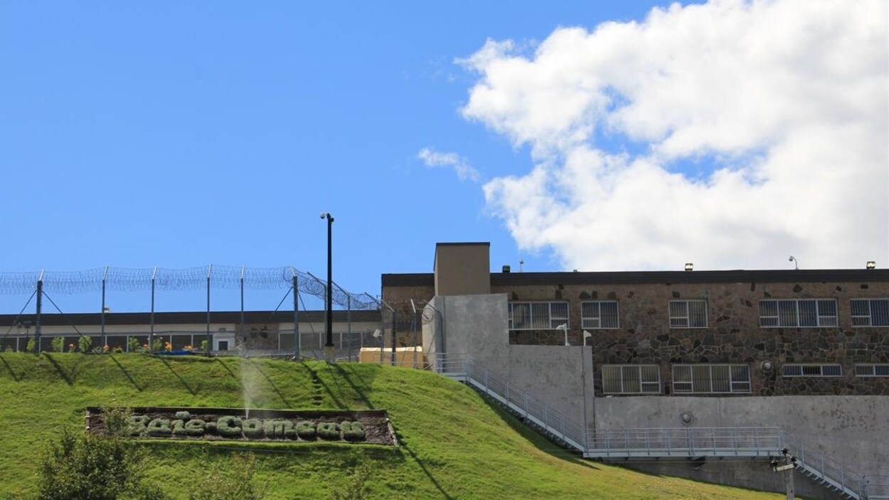 La prison de primée pour la prévention du suicide ICI