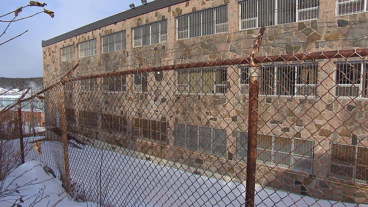 Le centre de détention de Baie-Comeau est situé au 73, avenue Mance.