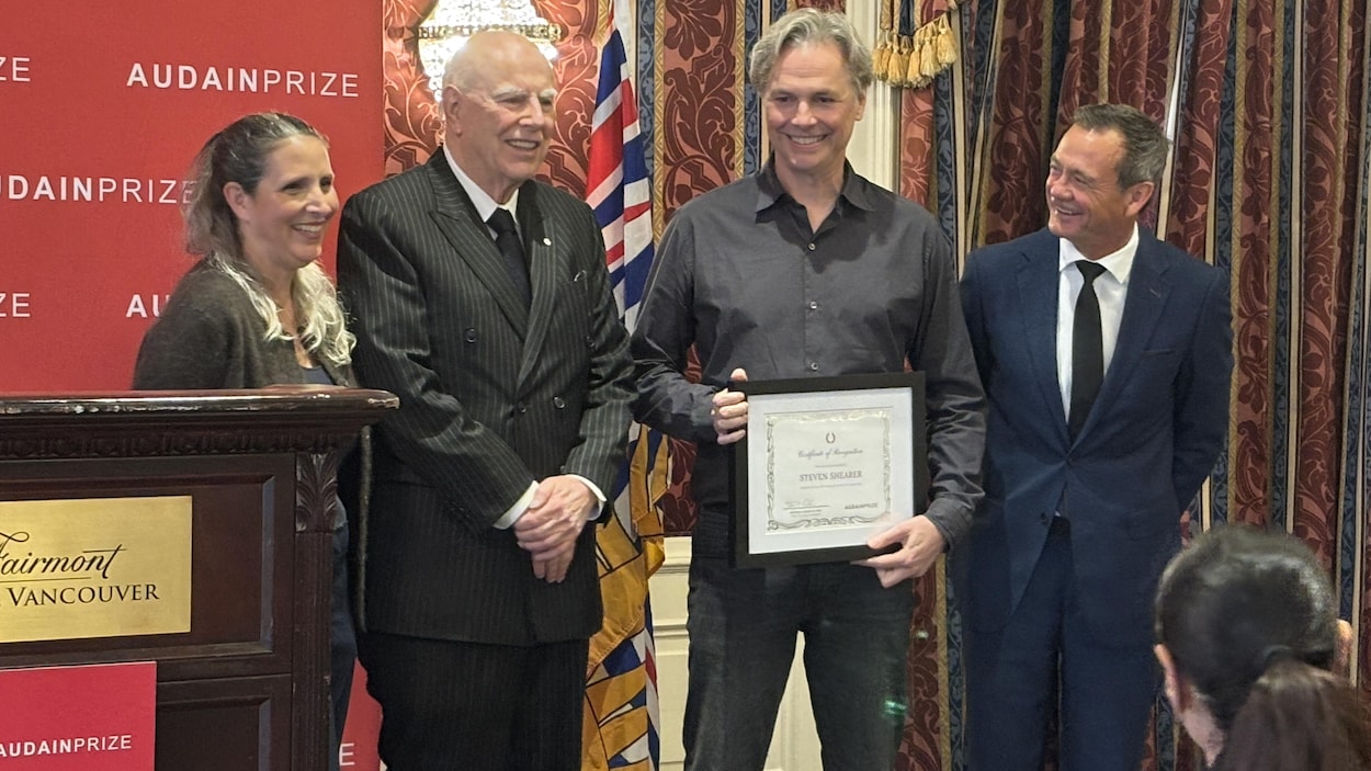 Steven Shearer reçoit le prix Audain pour les arts visuels