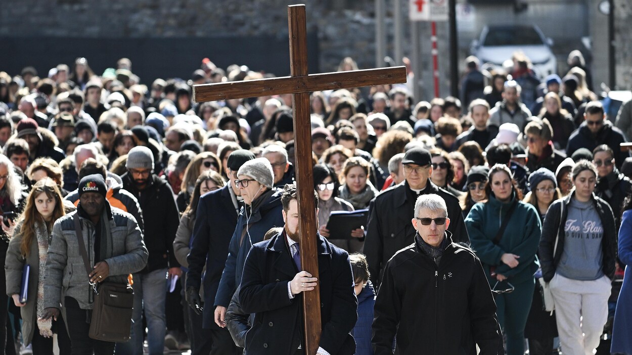 La loi sur la laïcité plane sur le Vendredi saint au Québec