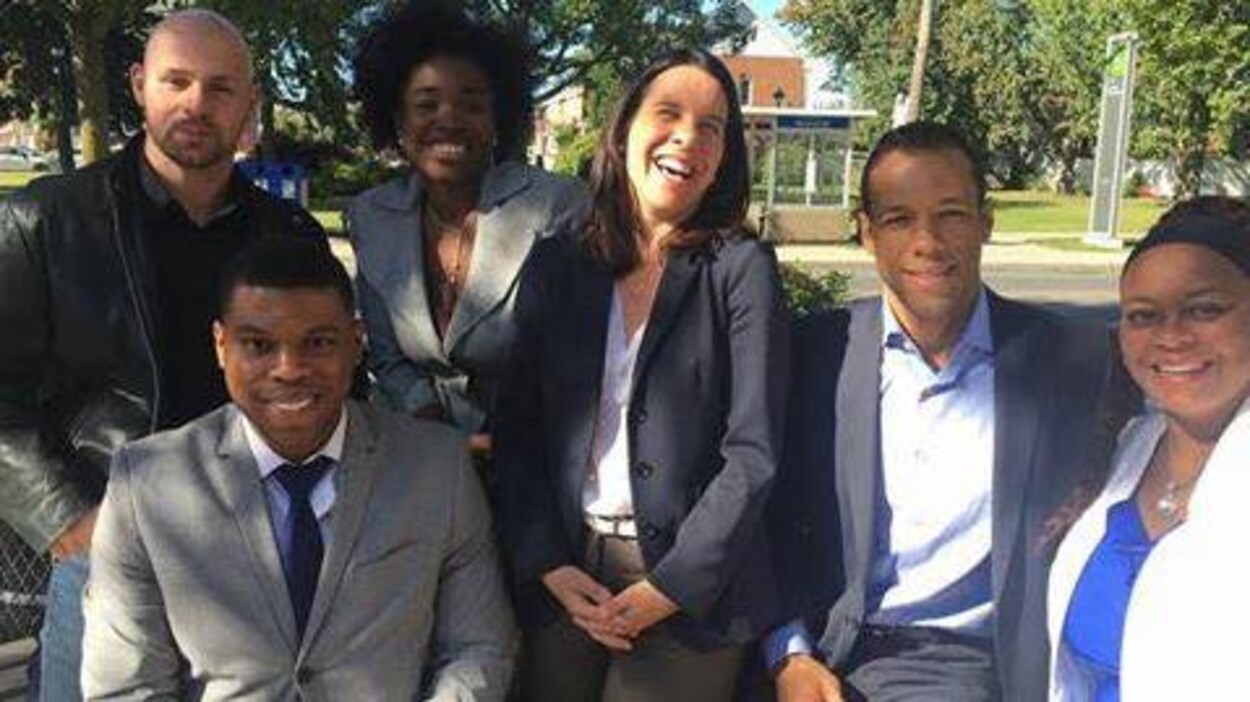 Valérie Plante, entourée des candidats de Projet Montréal dans l'arrondissement de Montréal-Nord. Valérie Plante, entourée des candidats de Projet Montréal dans l'arrondissement de Montréal-Nord.