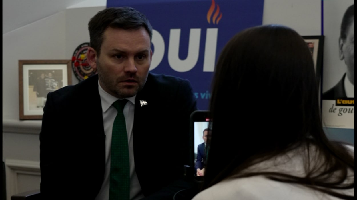 Des politiciens expliquent leur utilisation des réseaux sociaux