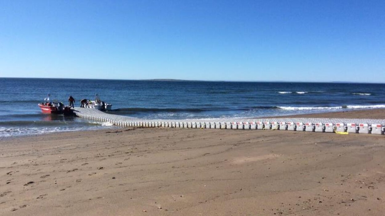 Un quai inquiète des bateliers à LonguePointedeMingan RadioCanada.ca
