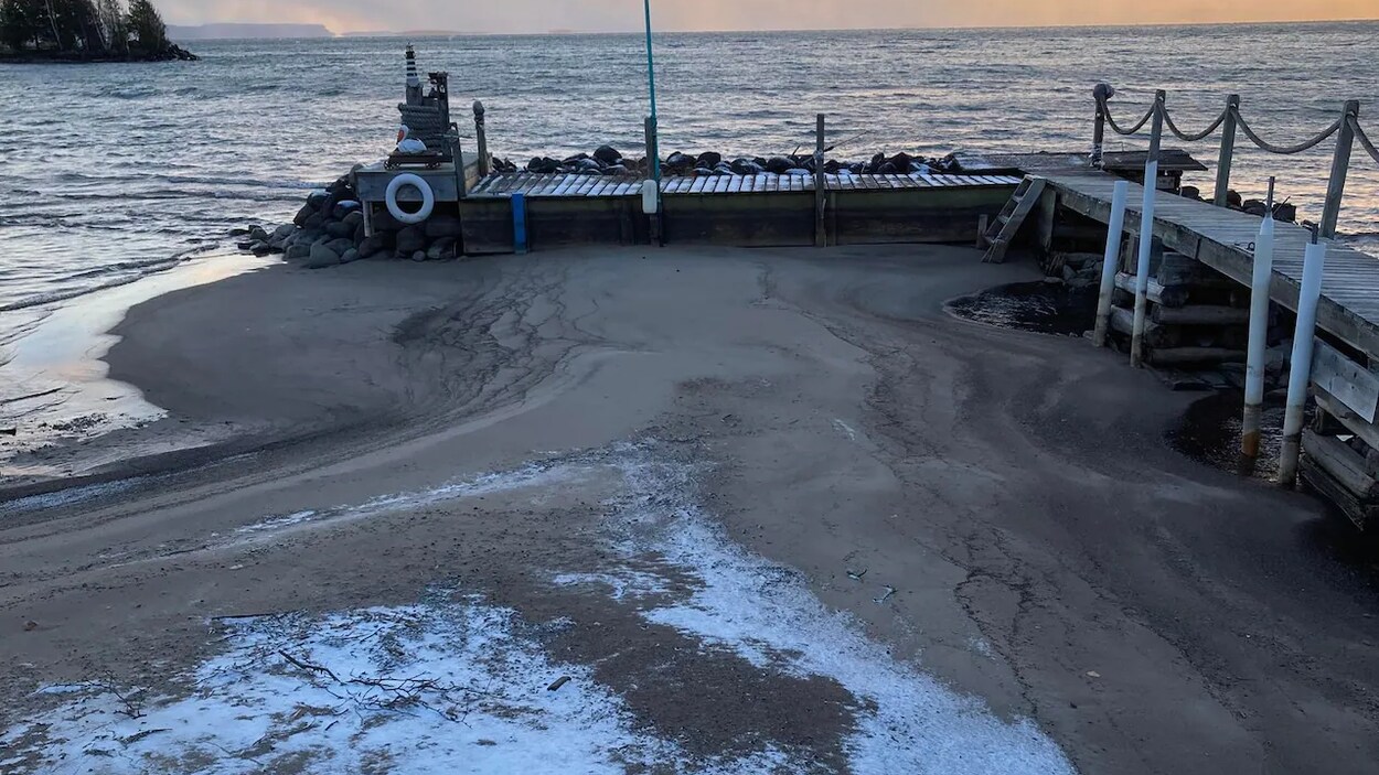 Après la montée des eaux, le retour des bancs de sable sur la