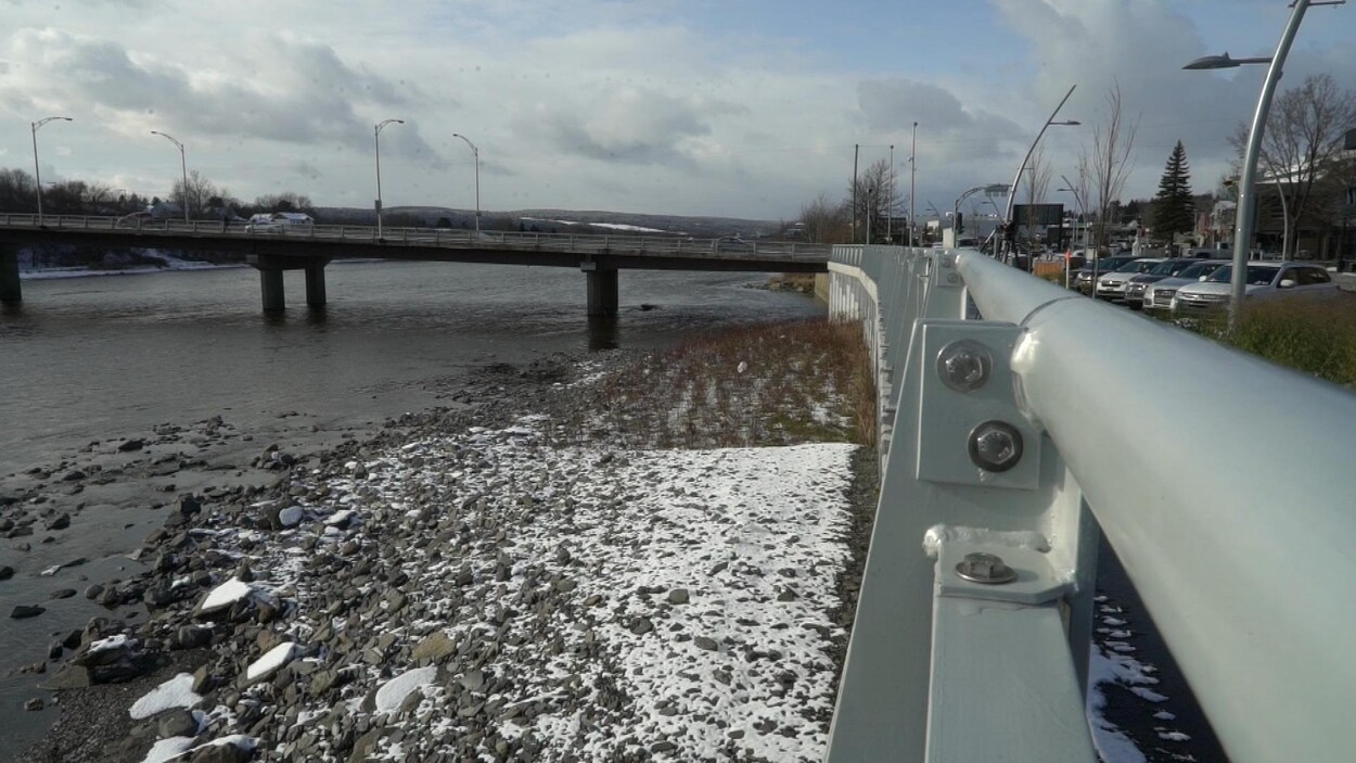 Le monticule dans la rivière Chaudière.