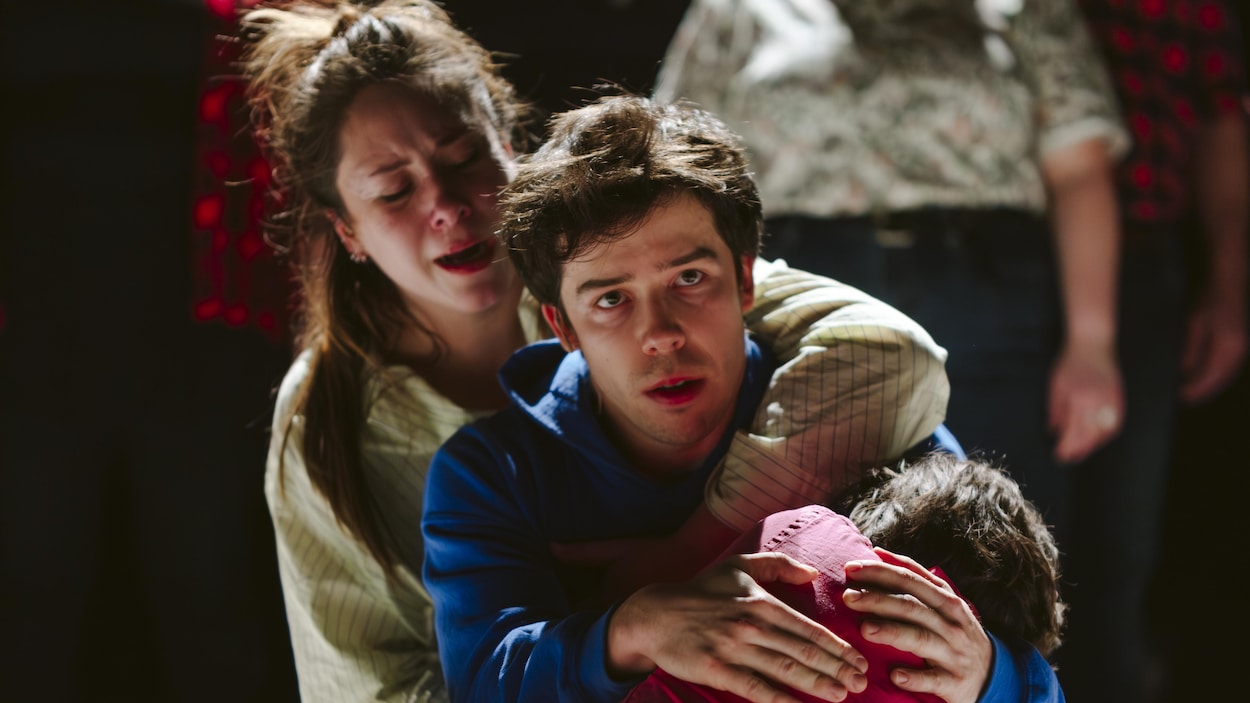 L'univers de Kev Lambert au théâtre avec l’adaptation de « Querelle de Roberval »