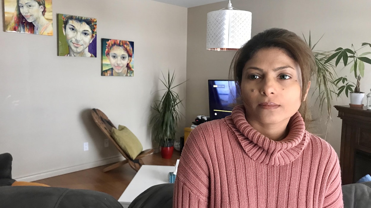 Ensaf Haidar, l'épouse de Raif Badawi, chez elle, à Sherbrooke.