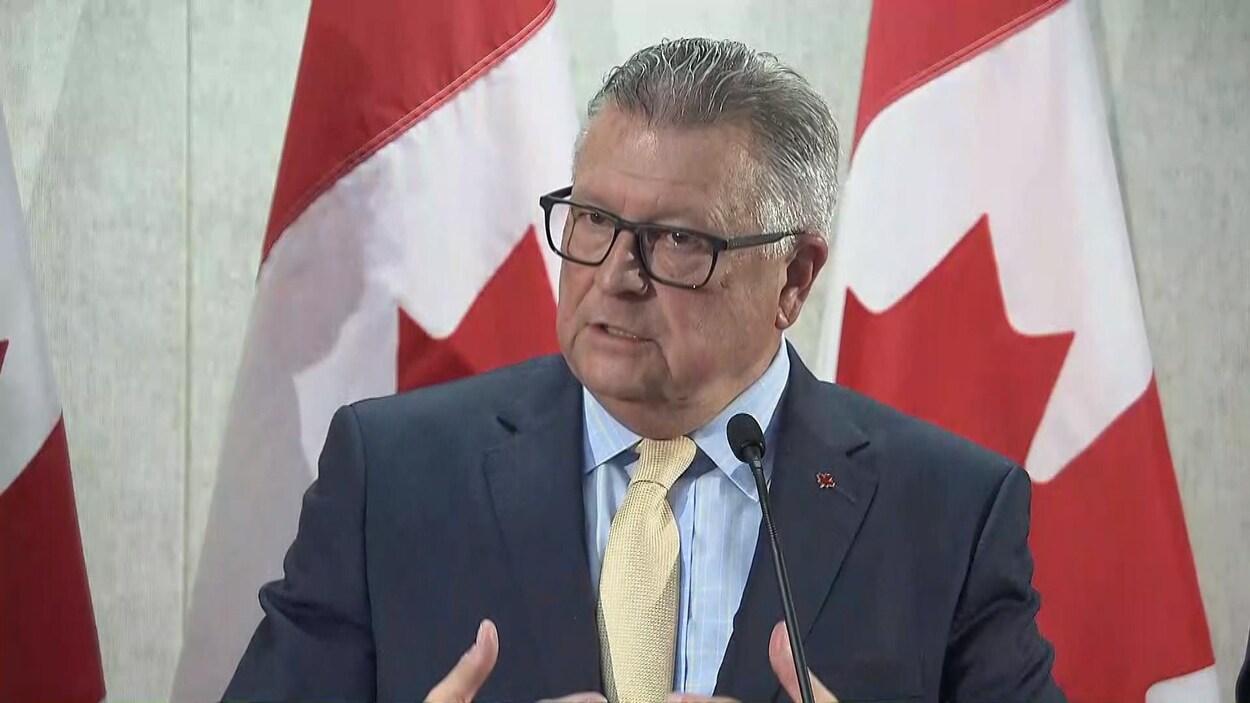 Le ministre de la Sécurité publique et de la Protection civile, Ralph Goodale Le ministre de la Sécurité publique et de la Protection civile, Ralph Goodale