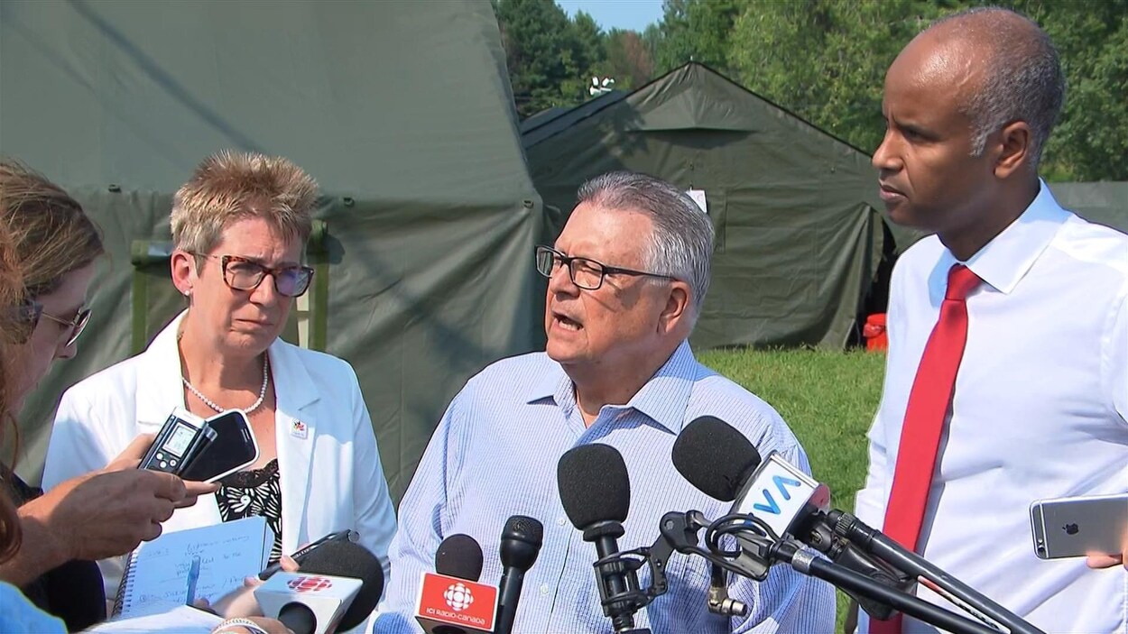 Les ministres fédéraux de l’Immigration et de la Sécurité publique, Ralph Goodale et Ahmed Hussen Les ministres fédéraux de l’Immigration et de la Sécurité publique, Ralph Goodale et Ahmed Hussen