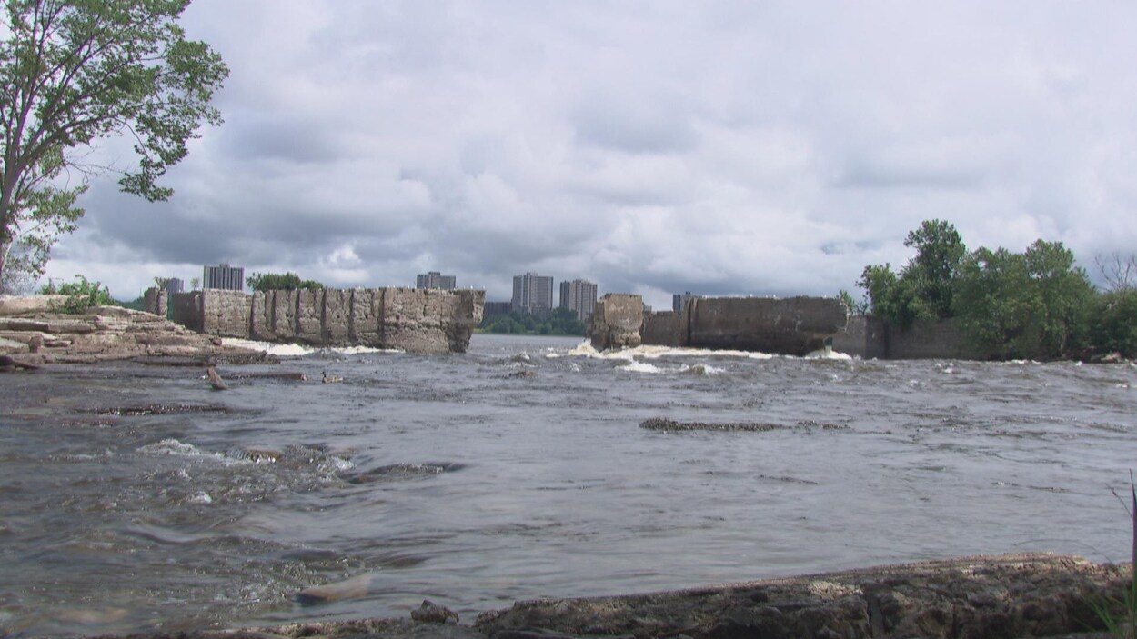 Les rapides Deschênes à Gatineau l'été.