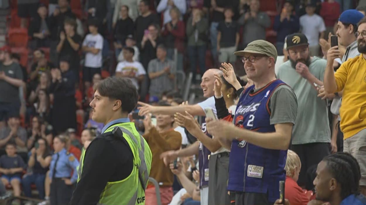 Plus de 3000 partisans au PEPS pour les Raptors