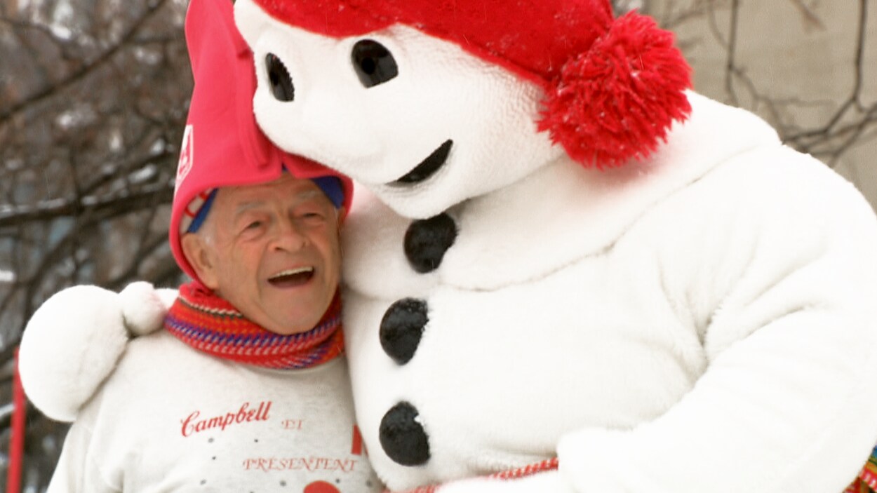 Raymond Boutin, en compagnie de Bonhomme. Raymond Boutin, en compagnie de Bonhomme.