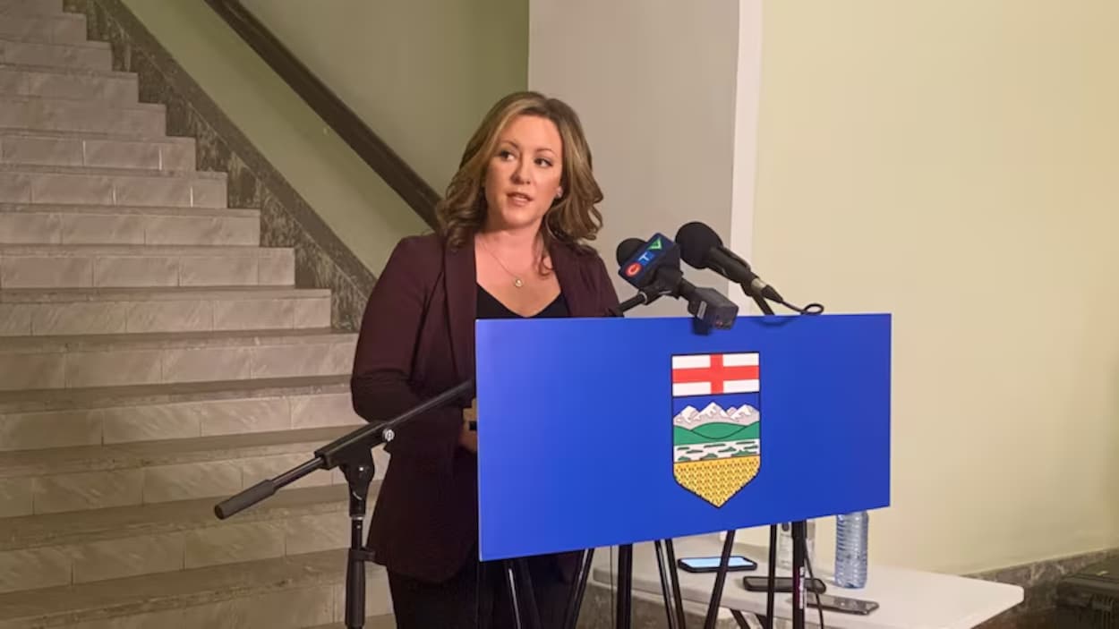 La ministre Rebecca Schulz démissionne du Cabinet de Danielle Smith