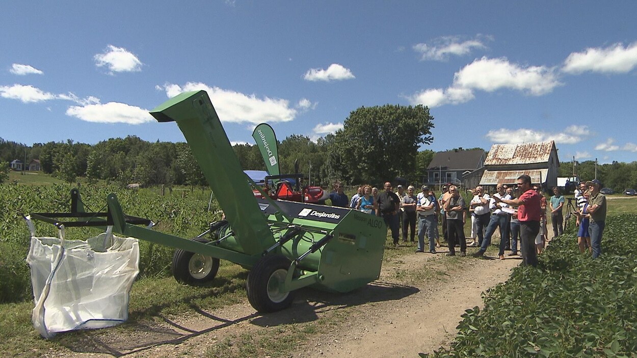 La machinerie servant à faire une récolte commerciale de l'asclépiade a été conçue en Mauricie. La machinerie servant à faire une récolte commerciale de l'asclépiade a été conçue en Mauricie.
