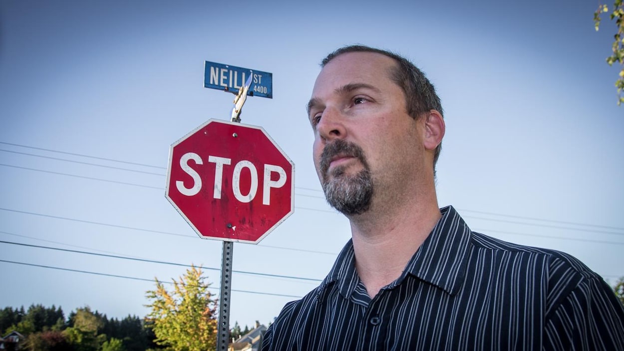 Tentative ratée pour le conseiller municipal Chris Alemany de Port Alberni en C.-B. Il voulait changer le nom de la rue Neill, un ancien député qui avait appuyé les pensionnats autochtones, dans un effort de réconciliation. Tentative ratée pour le conseiller municipal Chris Alemany de Port Alberni en C.-B. Il voulait changer le nom de la rue Neill, un ancien député qui avait appuyé les pensionnats autochtones, dans un effort de réconciliation.