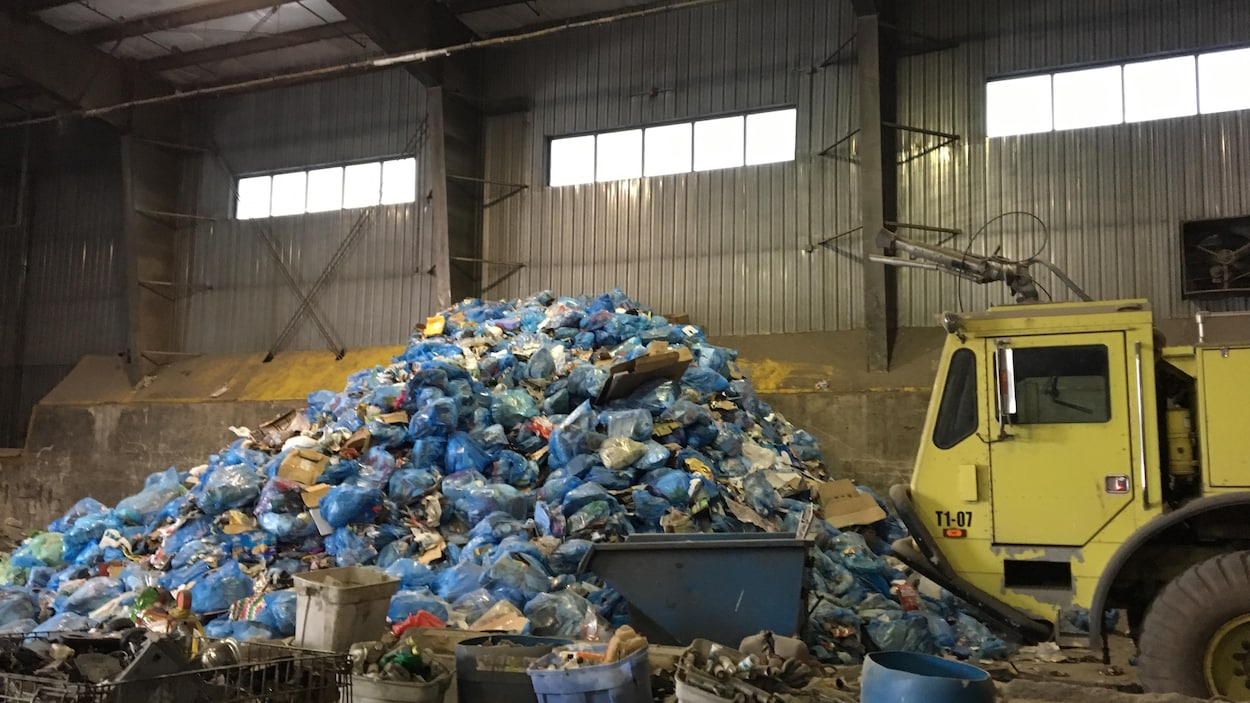 Eco360 ne ramassera plus les sacs bleus de déchets contaminés