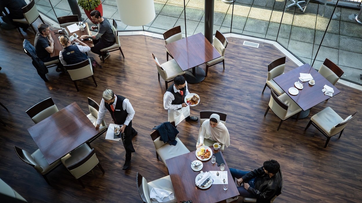 Québec veut s’attaquer aux « réservations fantômes » en restauration