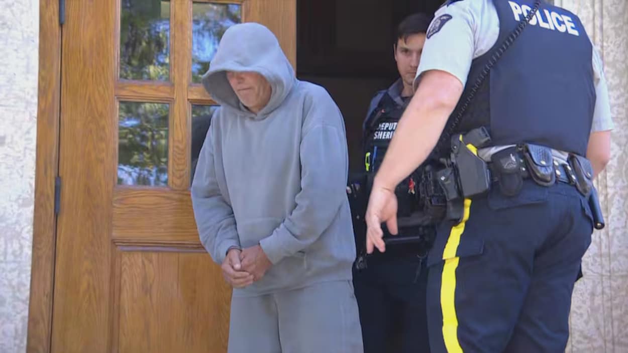 Le procès de l’homme qui hébergeait la « reine du Canada » aura lieu l’an prochain