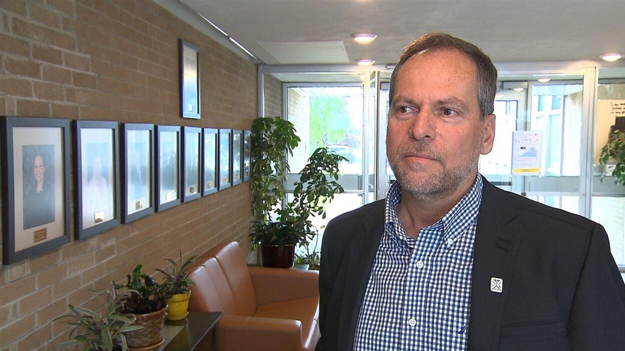 Réjean Porlier, maire de Sept-Îles. Réjean Porlier, maire de Sept-Îles.
