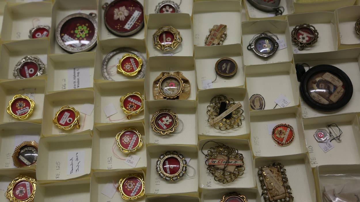 Le diocèse de London conservait environ 250 reliques. Le diocèse de London conservait environ 250 reliques.