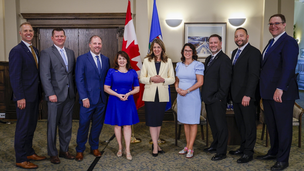 Danielle Smith remanie son conseil des ministres