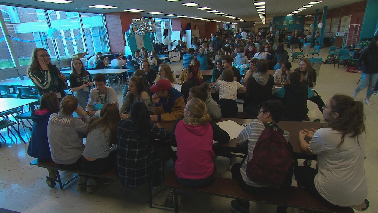 Des jeunes du Baccalauréat international se sont rencontrés à Dieppe pour échanger sur leur parcours académique. Des jeunes du Baccalauréat international se sont rencontrés à Dieppe pour échanger sur leur parcours académique.