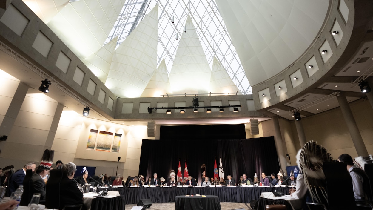 Une réunion « historique » entre des Premières Nations et des premiers ministres