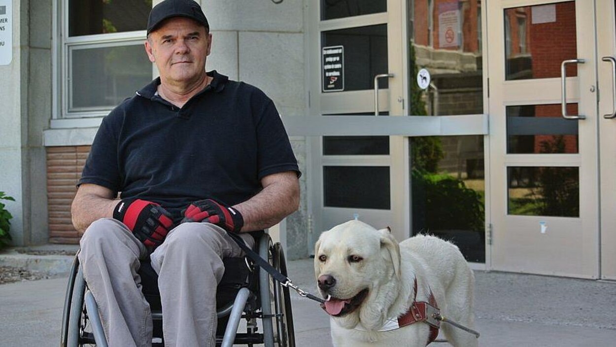 René Roy pourra être accompagné de son chien Rankine lors de ses visites à l'hôpital. René Roy pourra être accompagné de son chien Rankine lors de ses visites à l'hôpital.