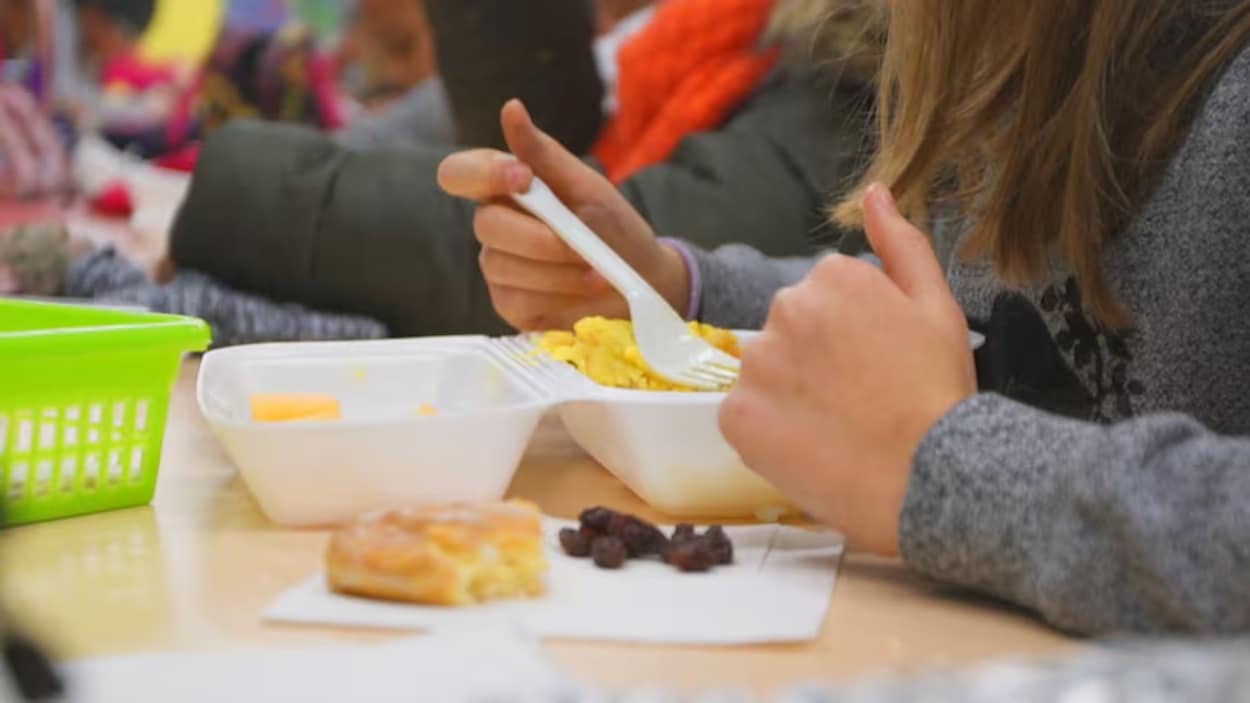 Un projet pilote offrira des repas chauds à certains élèves du Yukon