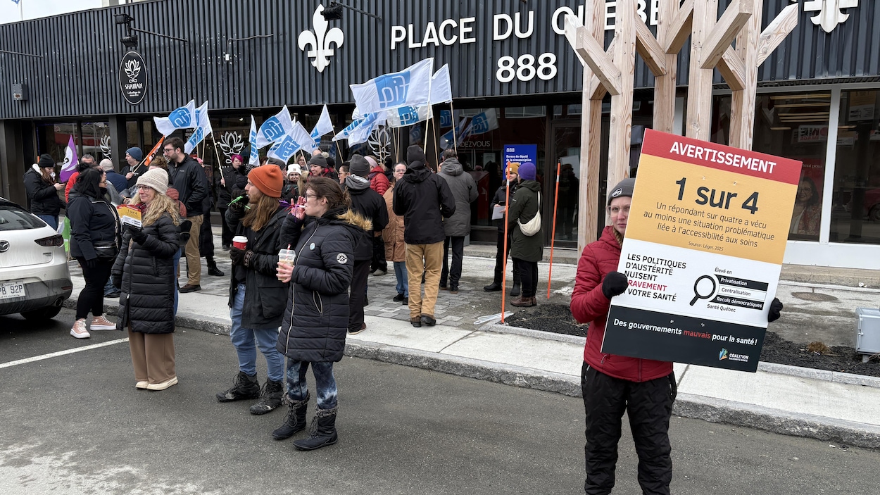 Le Réseau vigilance manifeste pour réclamer la fin du privé en santé