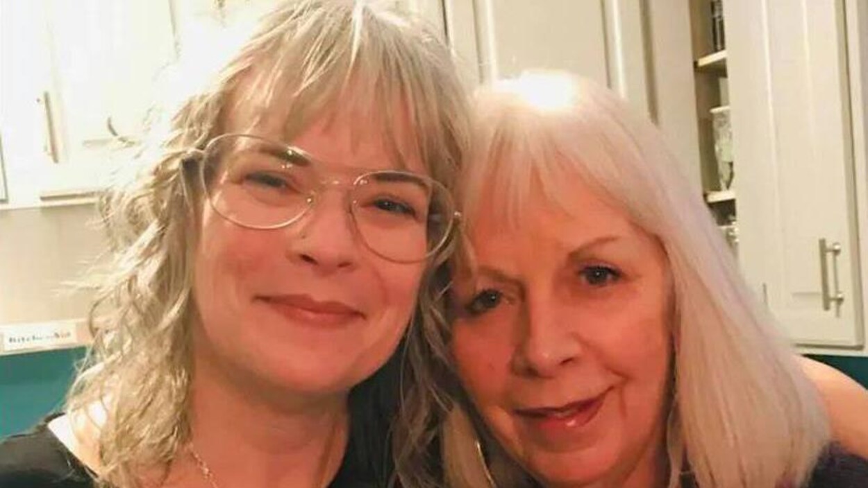 Une mère et sa fille.