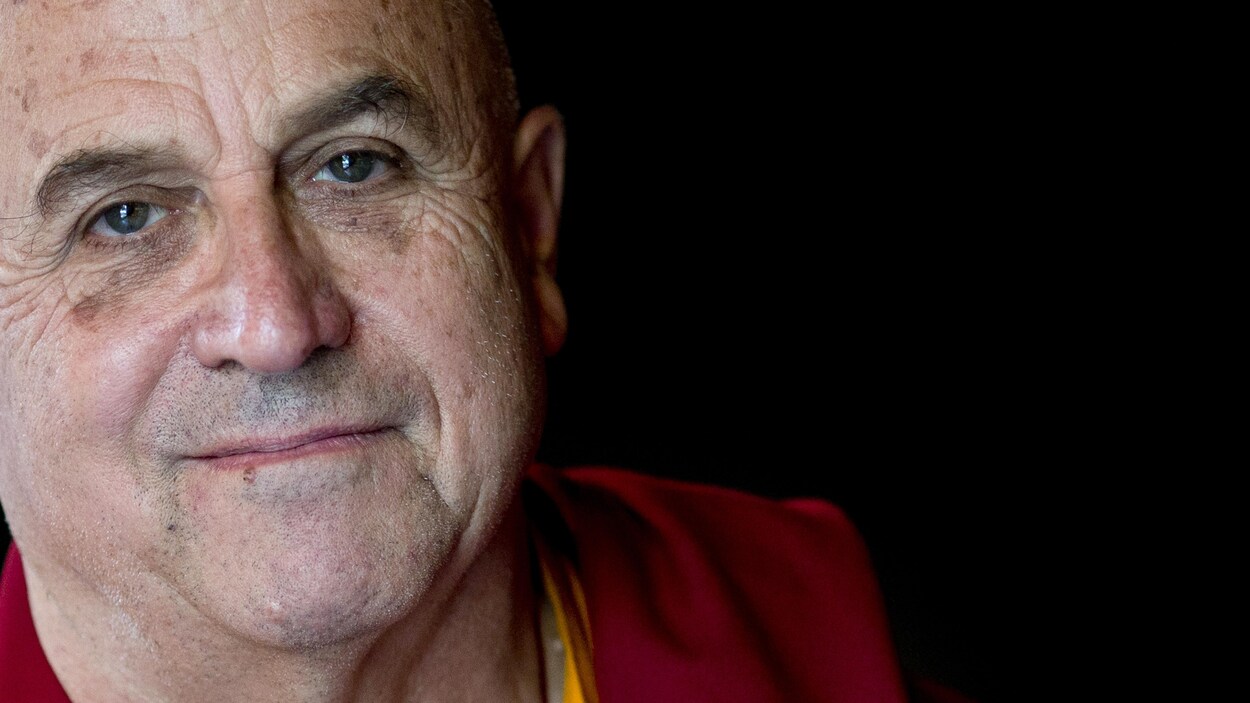 Matthieu Ricard souriant.