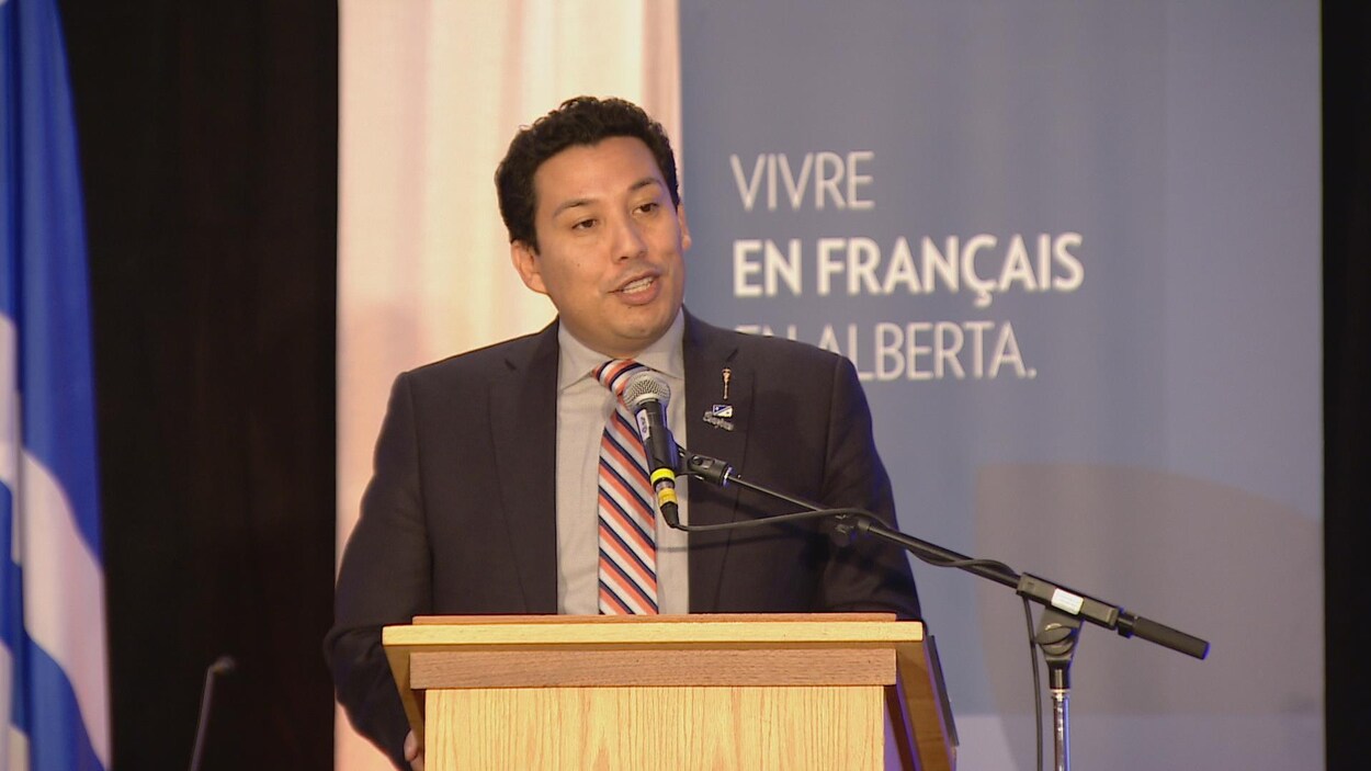 Ricardo Miranda, ministre de la Culture et du Tourisme, responsable du Secrétariat francophone. Il annonce que la politique sur les services en français sera créée lors du congrès annuel de l’ACFA Ricardo Miranda, ministre de la Culture et du Tourisme, responsable du Secrétariat francophone. Il annonce que la politique sur les services en français sera créée lors du congrès annuel de l’ACFA