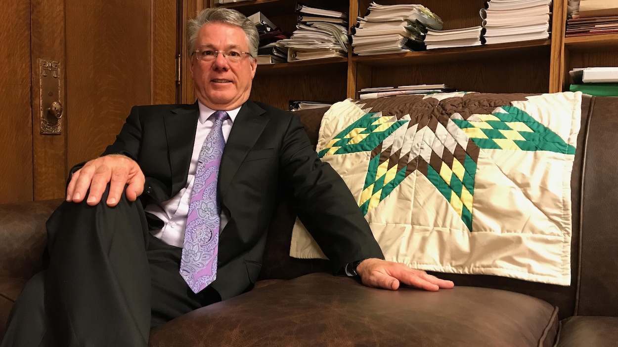 L’ancien juge en chef du Manitoba, Richard Chartier, reçoit l’Ordre du Canada