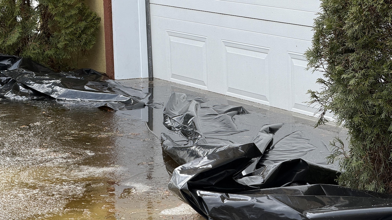 Inondations à Rouyn-Noranda : du sable à la disposition du public