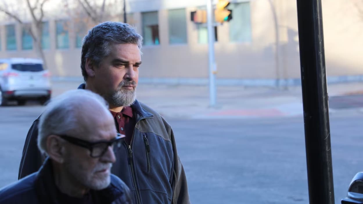 Un ex-policier admet avoir utilisé des données de la police pour rencontrer des femmes