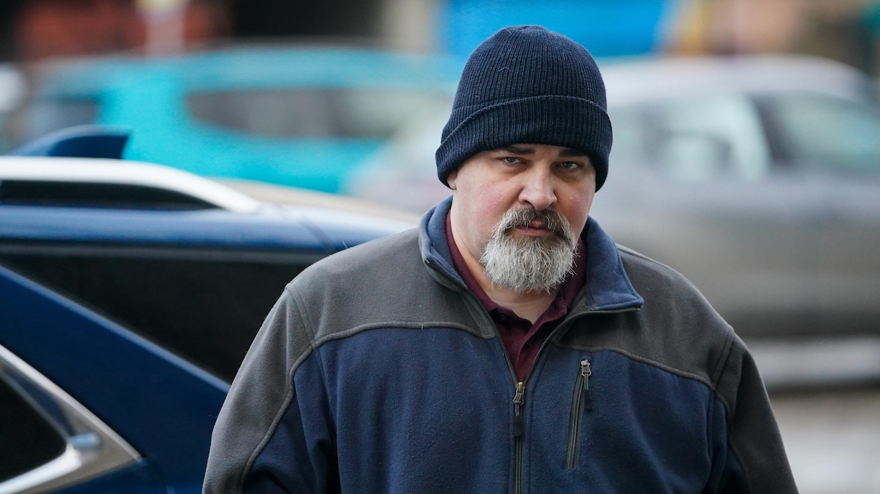 Après sa condamnation criminelle, un ex-policier visé par deux poursuites civiles
