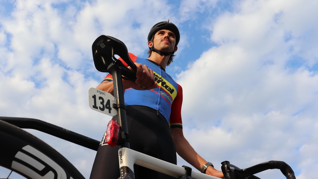 Un cycliste québécois dérobe à Tadej Pogacar le titre de roi du mont Royal