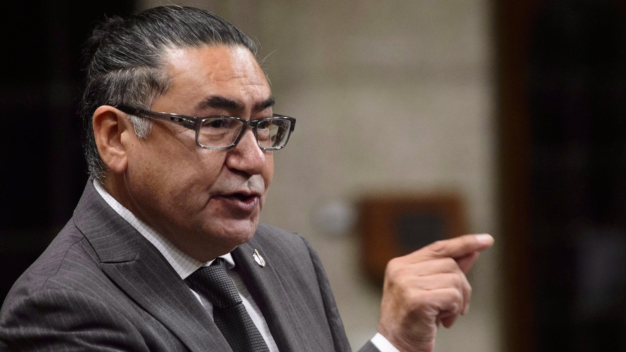 Le député néo-démocrate Romeo Saganash.