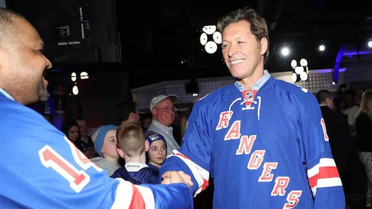 « Nos cœurs sont brisés » : Ron Duguay, vedette du hockey, est décédé à 69 ans