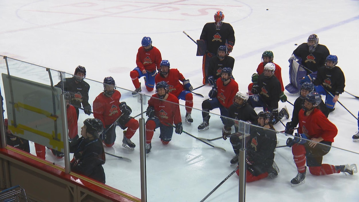 Première fin de semaine d’entraînement pour l’équipe féminine de hockey du Rouge et Or