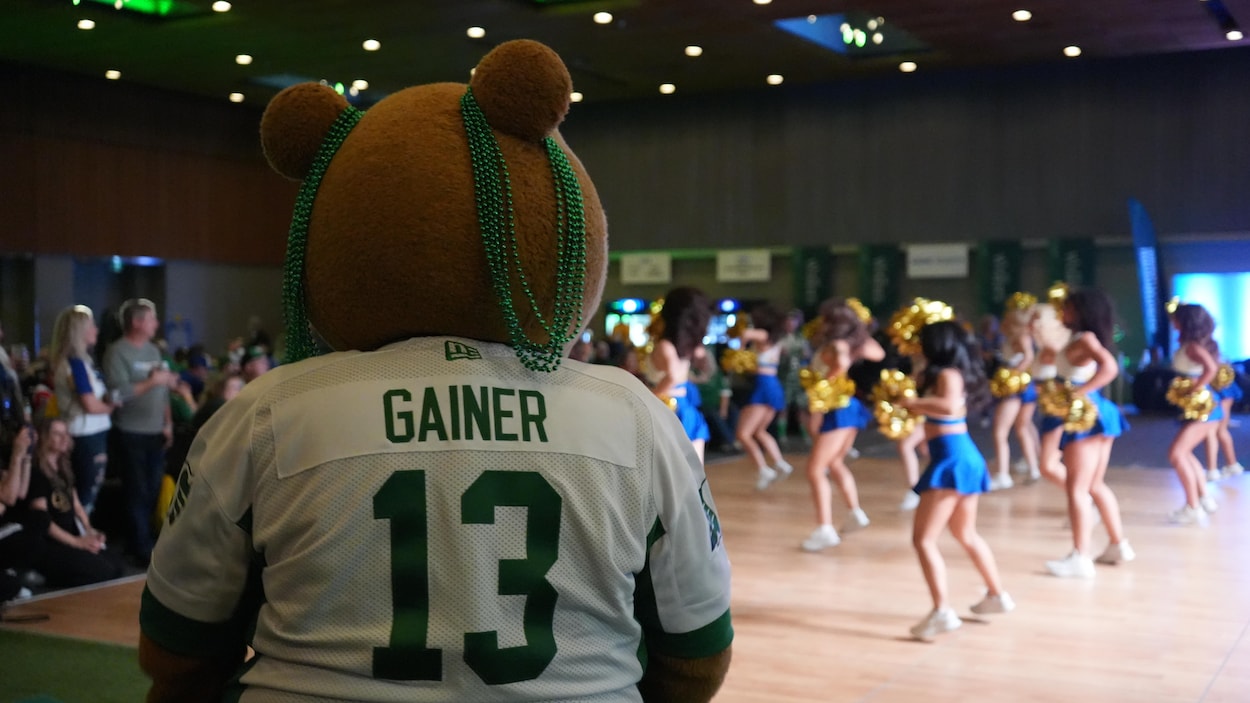 Le Vert et Blanc envahit Winnipeg et célèbre en grand à Riderville