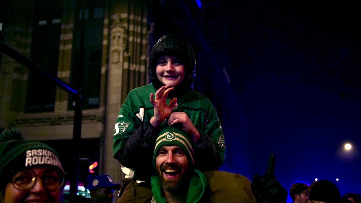 Les Réginois célèbrent la victoire des Roughriders