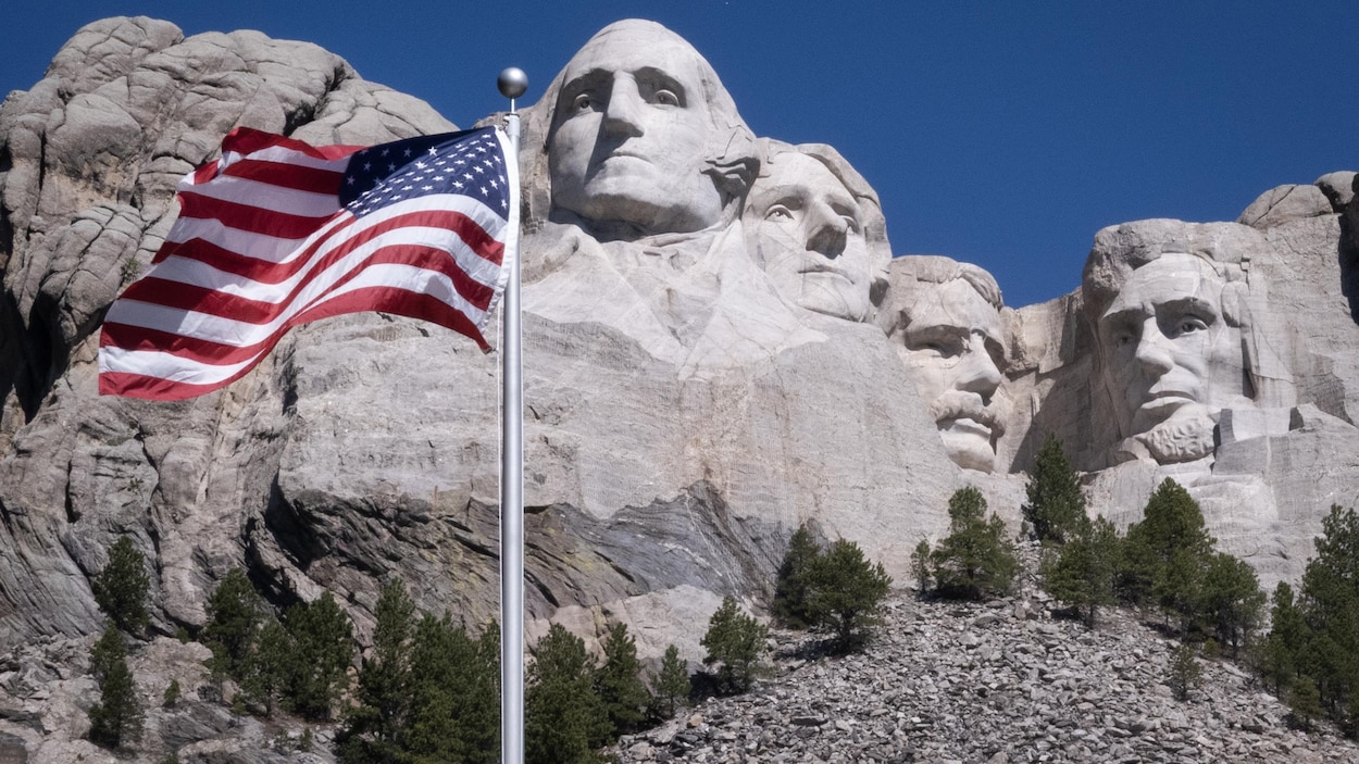Donald Trump au pied du mont Rushmore pour lancer les festivités du 250e des États-Unis