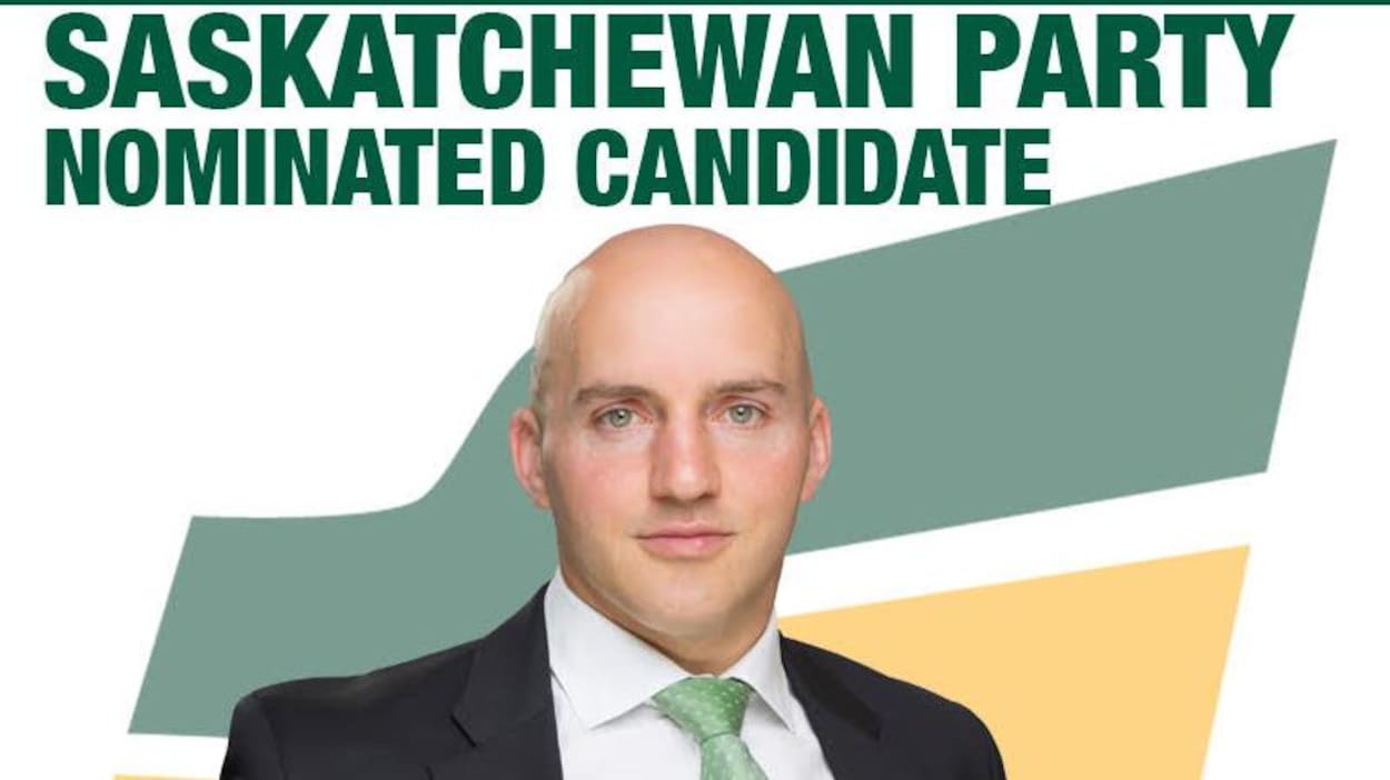 Une affiche du Parti saskatchewanais avec la photo de Rylund Hunter.
