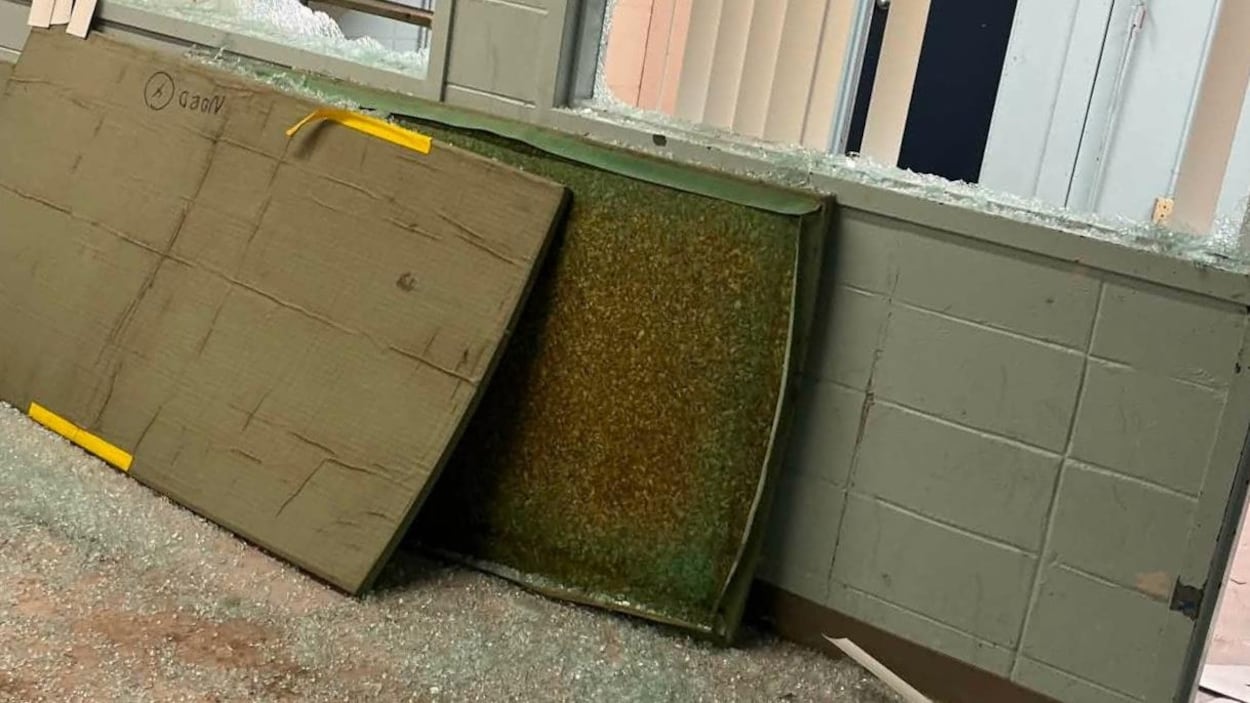 Un bâtiment saccagé par une centaine d’ados à Lévis