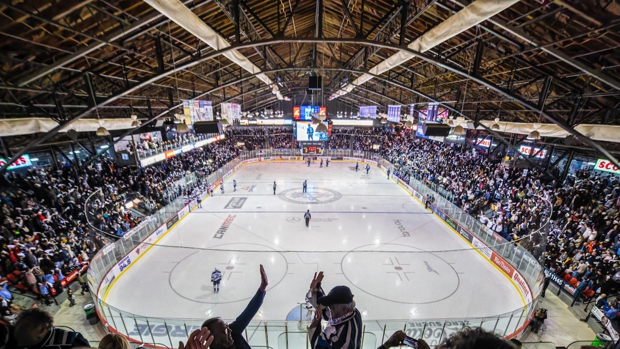 Alex Huang se démarque au cœur d’un Centre Georges-Vézina bien rempli