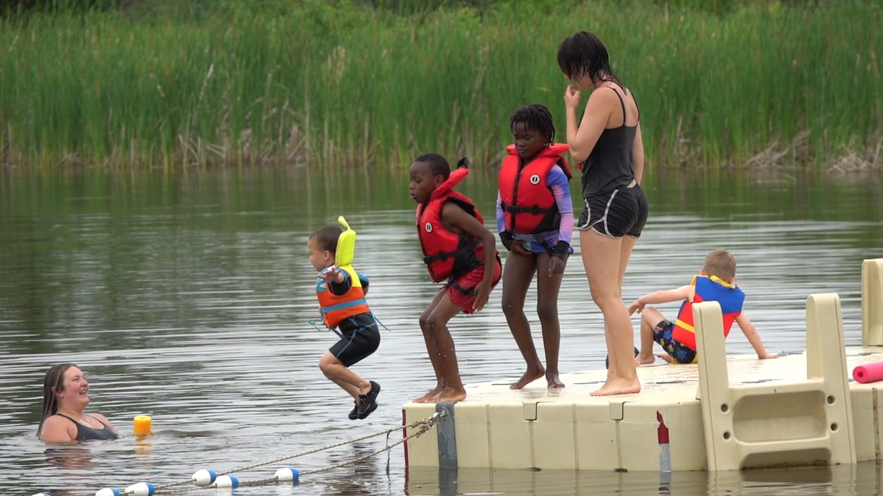 À Saint-Georges, des leçons de natation nées d’une tragédie