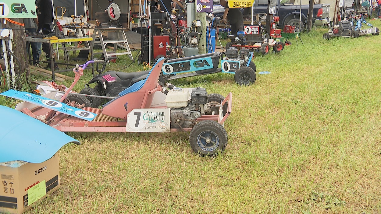 Saint-Labre 200 : des passionnés de course automobile fabriquent leur propre engin