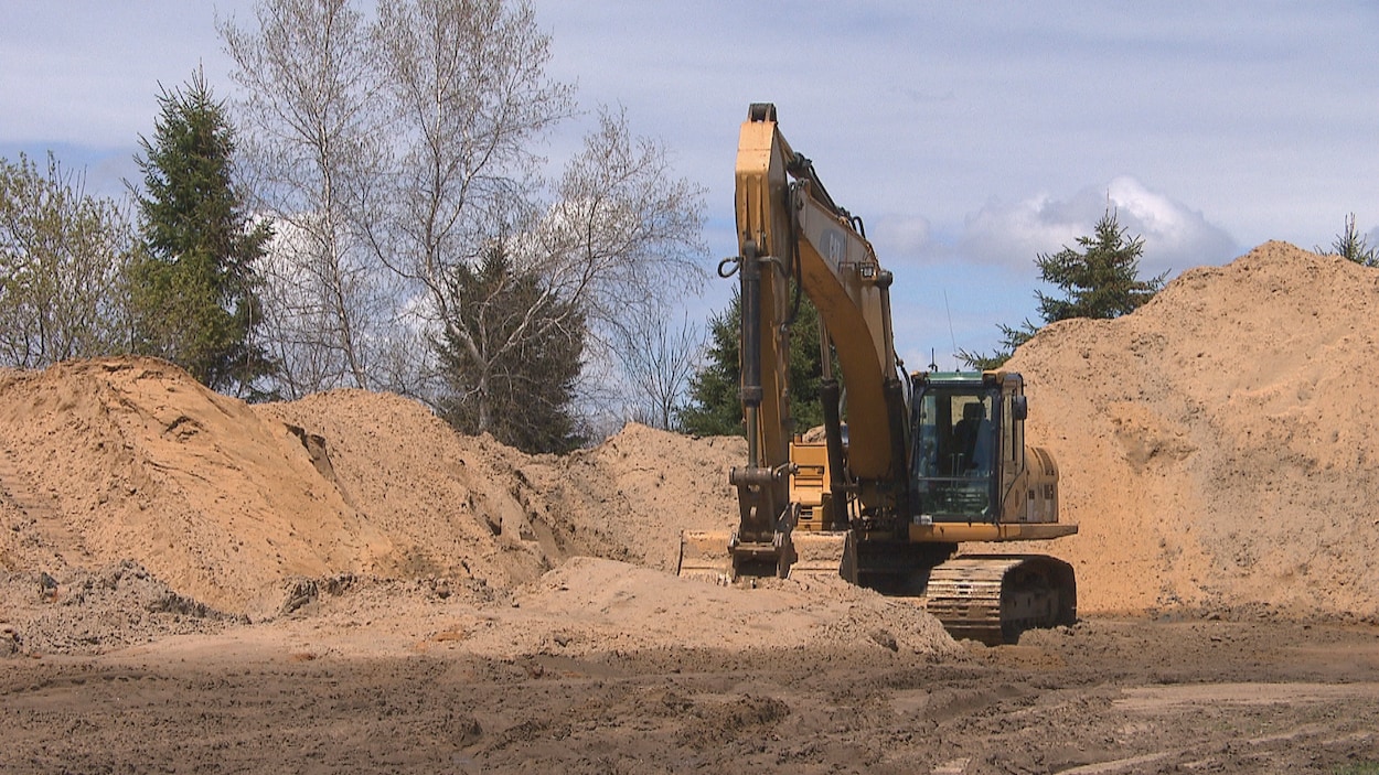 Une montagne de sable qui dérange à Sainte-Anne-de-la-Pérade